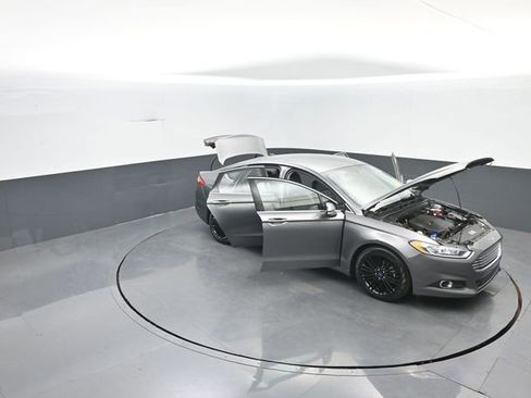 Used 2014 Ford Fusion SE w/ Equipment Group 202A image 35