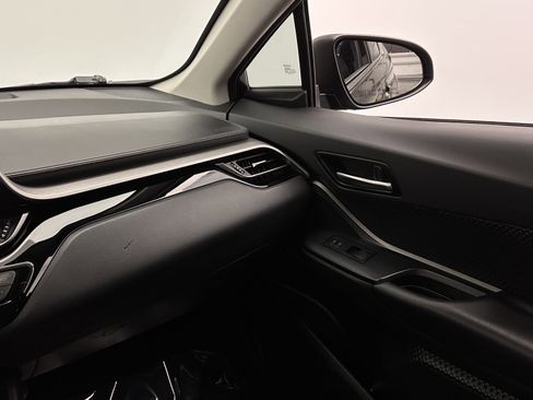 Used 2021 Toyota C-HR LE FWD image 26