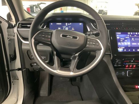 Certified 2023 Jeep Grand Cherokee L Laredo w/ Luxury Tech Group I AWD/4WD image 17