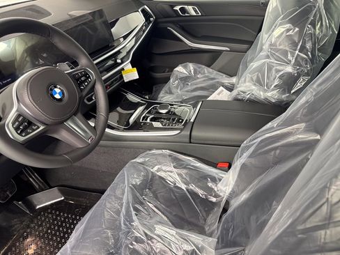 New 2026 BMW X5 xDrive40i w/ M Sport Package AWD/4WD image 14