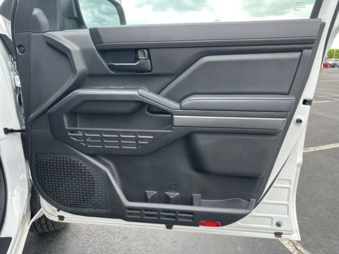 Certified 2025 Toyota Tacoma SR5 image 10