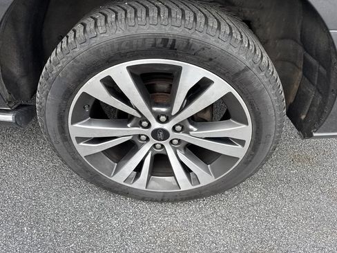 Used 2021 Ford Expedition Limited AWD/4WD image 6