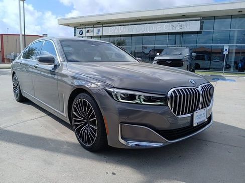 Used 2021 BMW 740i xDrive AWD/4WD image 1