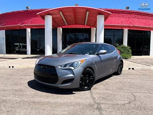 Used 2015 Hyundai Veloster FWD image 2