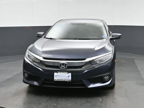 Used 2018 Honda Civic Touring image 2