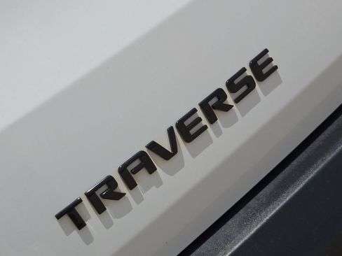 Used 2023 Chevrolet Traverse RS FWD image 33