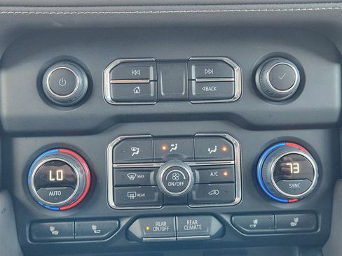 Used 2023 Chevrolet Tahoe Z71 w/ Luxury Package image 20