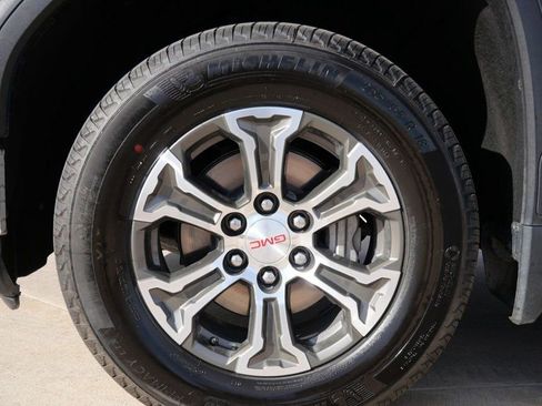 Used 2023 GMC Sierra 1500 SLT AWD/4WD image 13