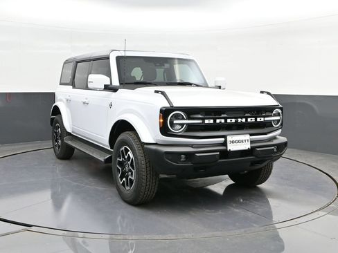 New 2025 Ford Bronco Outer Banks image 18