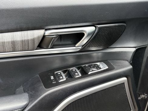 Used 2023 Kia Telluride EX w/ EX Captain's Chair Package FWD image 11