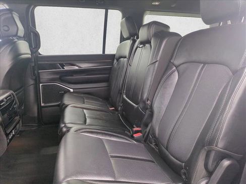 Used 2024 Jeep Wagoneer Series II w/ Flexible Seating Group RWD image 20