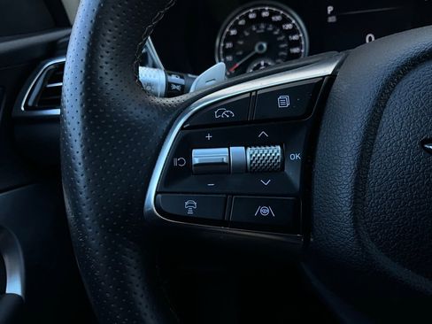 Used 2025 Genesis G70 2.5T image 33