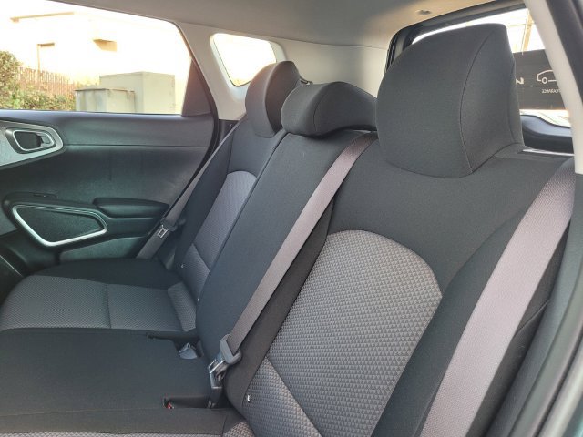 Certified 2025 Kia Soul LX w/ LX Technology Package FWD image 15