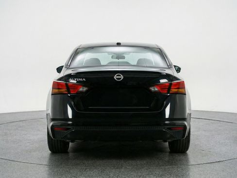 Used 2025 Nissan Altima 2.5 SV image 7
