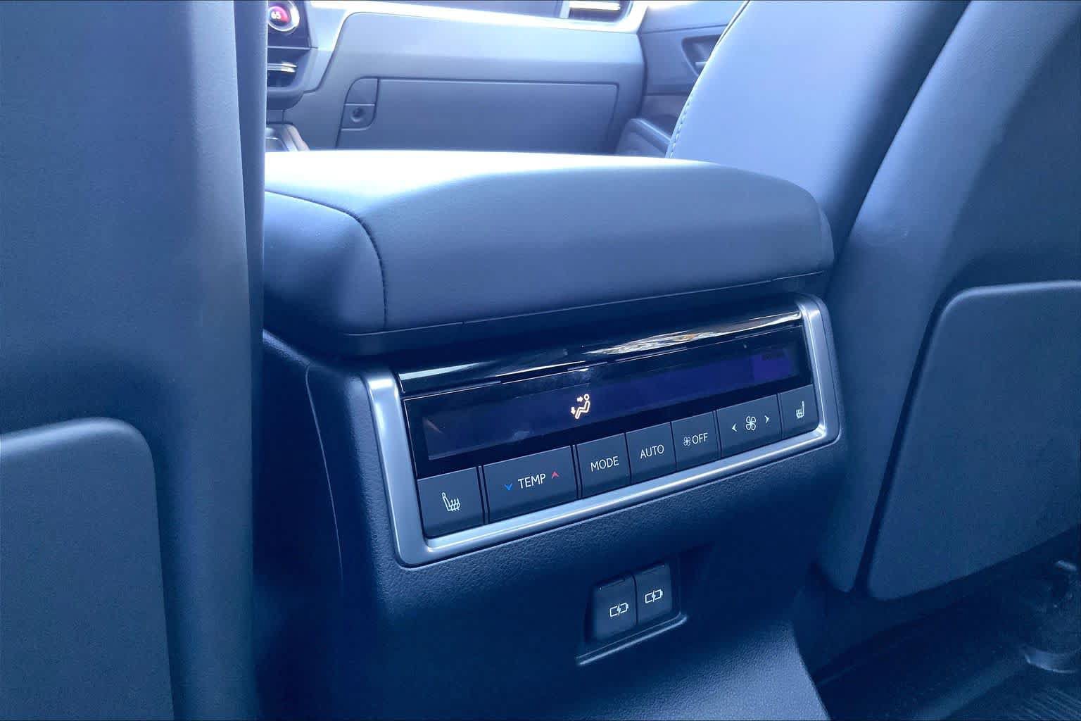 Used 2025 Lexus GX 550 w/ Accessory Package (2T) AWD/4WD image 35