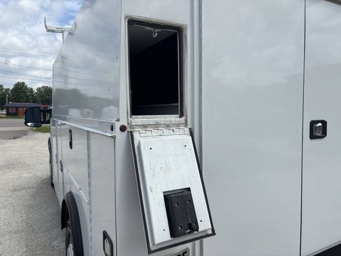 Used 2019 RAM ProMaster 3500 w/ Premium Appearance Group FWD image 7