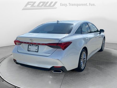 Used 2022 Toyota Avalon Limited w/ Advanced Safety Package FWD image 9