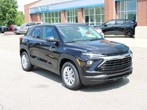 New 2026 Chevrolet TrailBlazer LS w/ LS Convenience Package FWD image 2