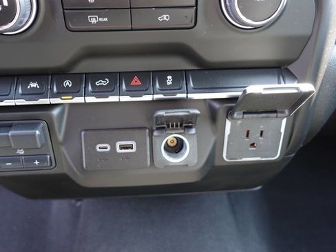 Used 2023 Chevrolet Silverado 1500 Custom AWD/4WD image 46