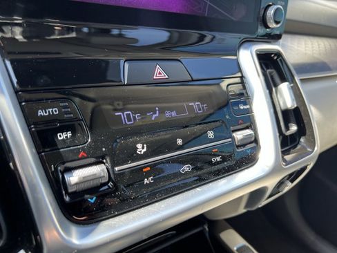 Used 2022 Kia Sorento SX image 11