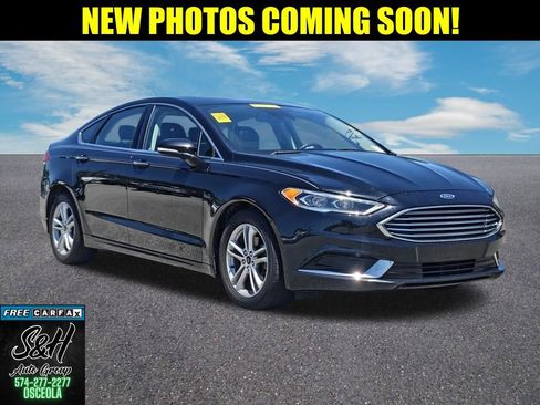 Used 2018 Ford Fusion SE w/ Fusion SE Technology Package FWD image 1