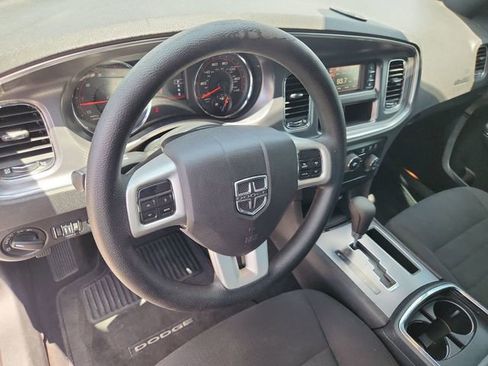 Used 2014 Dodge Charger SE RWD image 10