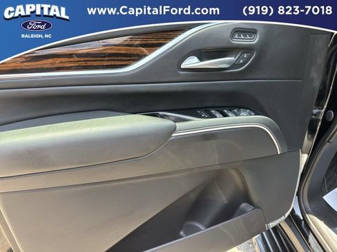 Used 2023 Cadillac Escalade Premium Luxury AWD/4WD image 20