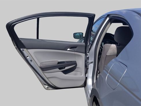 Used 2010 Honda Accord LX image 29