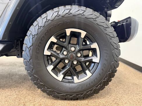 Used 2025 Jeep Wrangler Unlimited Rubicon w/ Safety Group AWD/4WD image 24