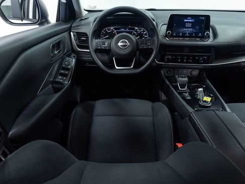 Used 2024 Nissan Rogue S AWD/4WD image 3