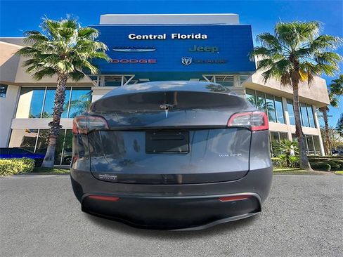 Used 2022 Tesla Model Y Long Range image 6