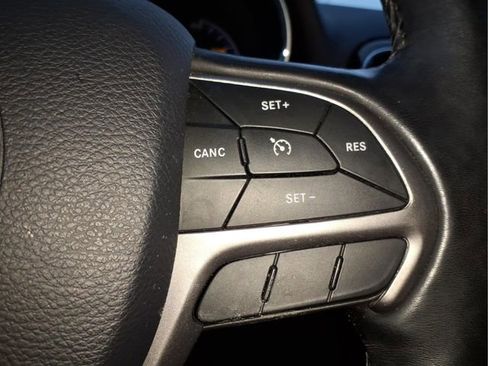 Used 2020 Jeep Grand Cherokee Limited image 27