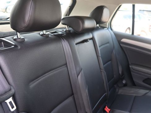 Used 2015 Volkswagen Golf 4-Door image 23