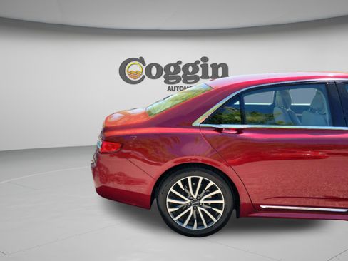 Used 2017 Lincoln Continental Select FWD image 30