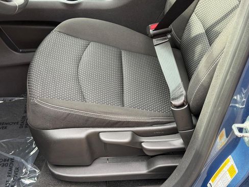 Used 2024 GMC Terrain SLE FWD image 21