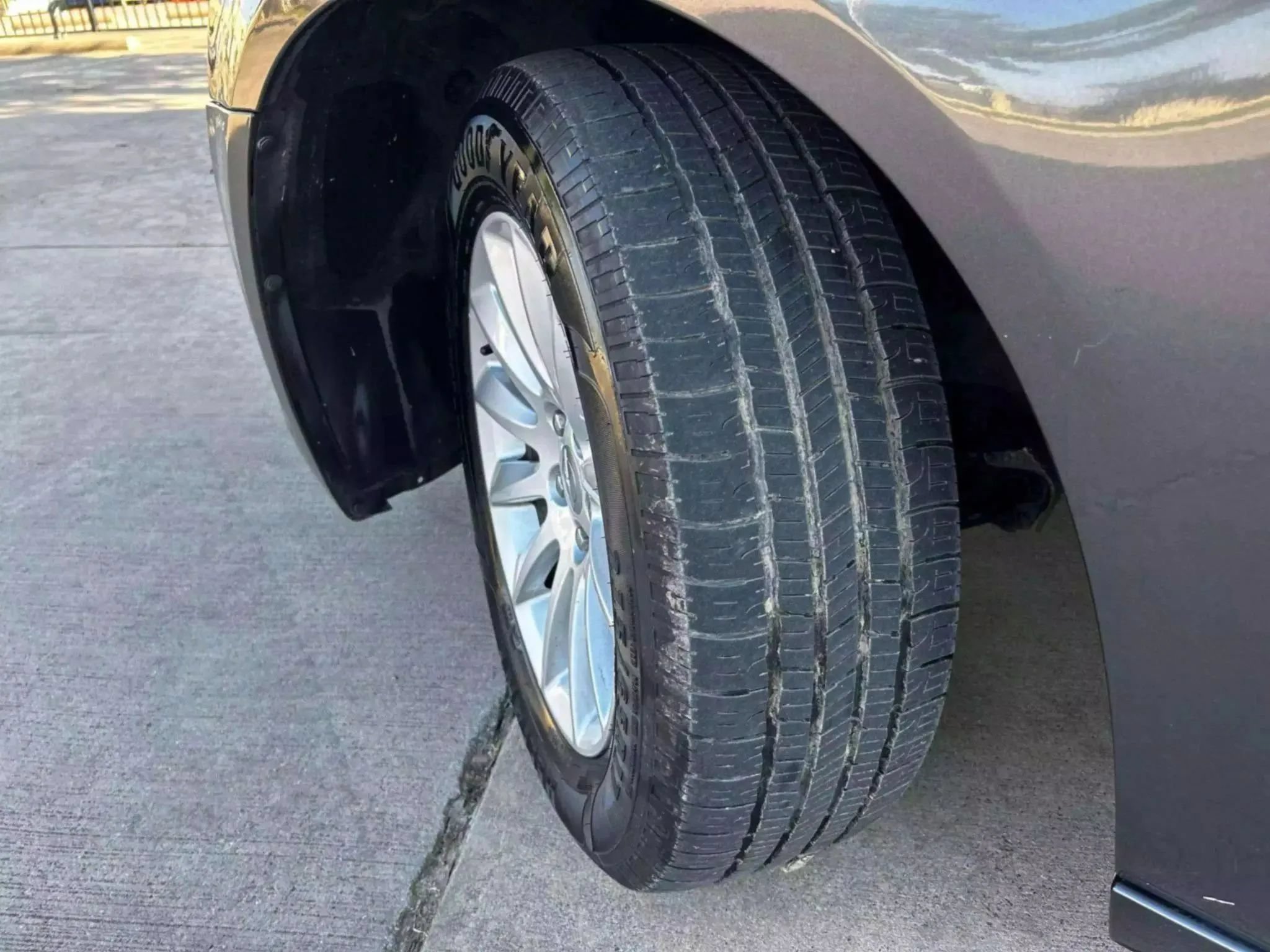 Used 2013 Chrysler 300 RWD image 9