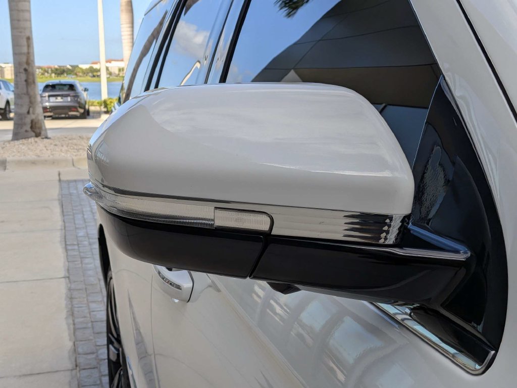 Certified 2024 Lincoln Navigator Reserve AWD/4WD image 11