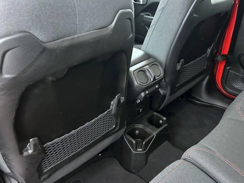 Used 2025 Jeep Wrangler Unlimited Rubicon AWD/4WD image 21