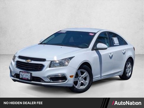 Used 2016 Chevrolet Cruze LT w/ Technology Package FWD image 1