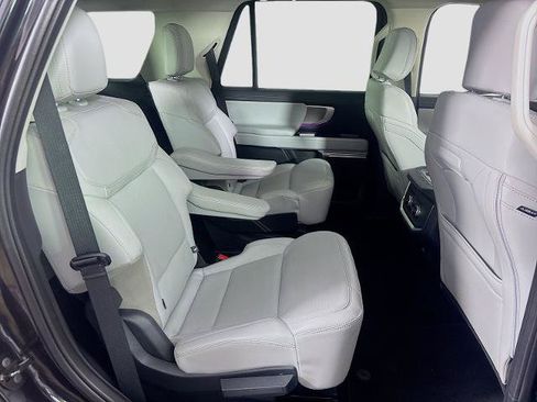 Certified 2025 Ford Expedition Platinum AWD/4WD image 30