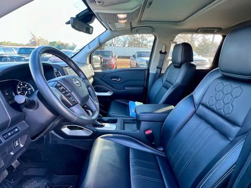 Used 2024 Nissan Frontier SL w/ Technology Package image 4