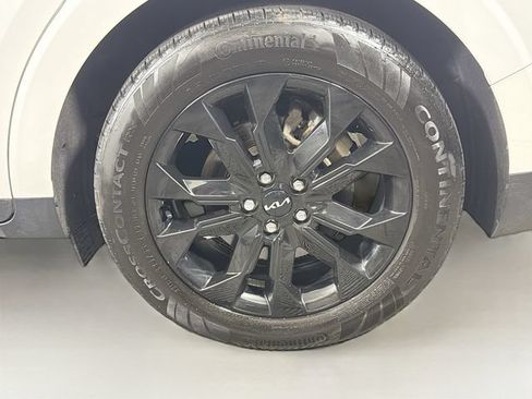 Used 2024 Kia Carnival SX FWD image 31