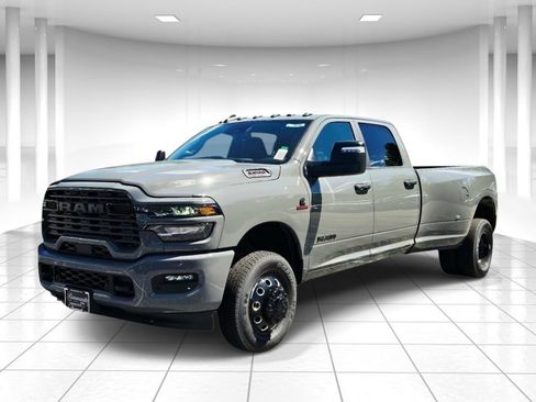 New 2026 RAM 3500 Big Horn AWD/4WD image 7