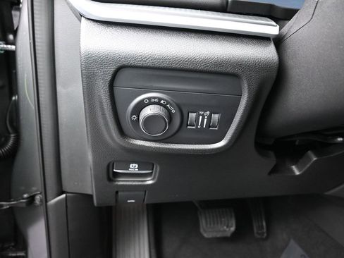 New 2025 Jeep Grand Cherokee Altitude image 14