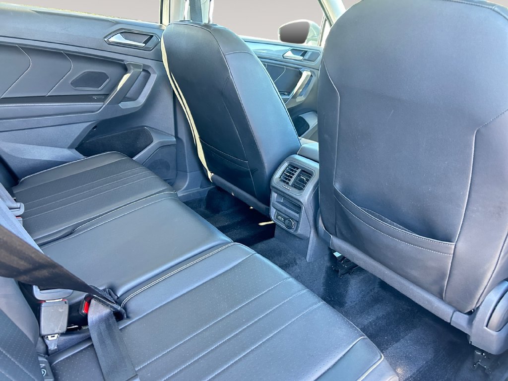 Used 2022 Volkswagen Tiguan SE AWD/4WD image 15