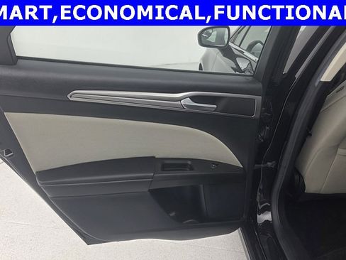 Used 2018 Ford Fusion S image 18