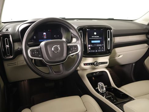 Used 2023 Volvo XC40 B5 Plus w/ Driver Assist Package AWD/4WD image 2