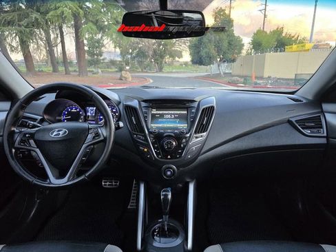 Used 2013 Hyundai Veloster Turbo w/ Ultimate Pkg image 15