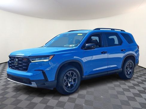 Used 2023 Honda Pilot TrailSport image 3