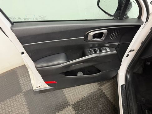 Used 2021 Kia Sorento S w/ Panoramic Sunroof Package image 24